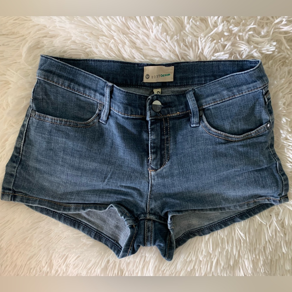 Roxy - Like new! Low rise/short jeans.
